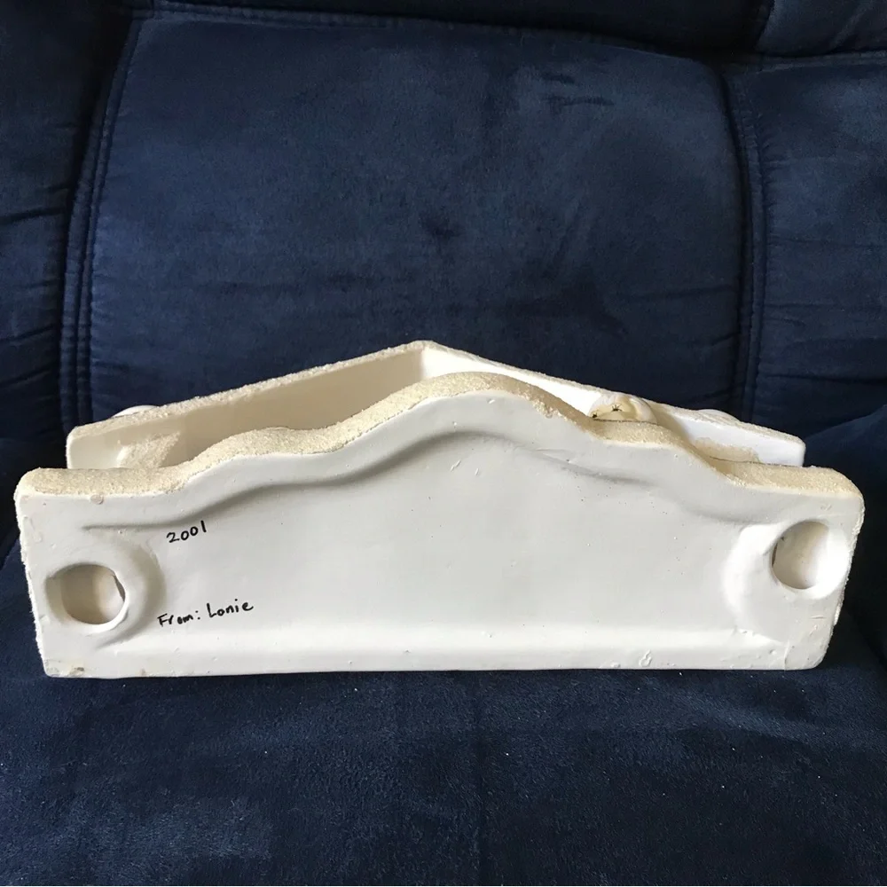 Like New! Adorable Painted Plaster Angel Nativity Candle Holder 3 Tealight Slots
